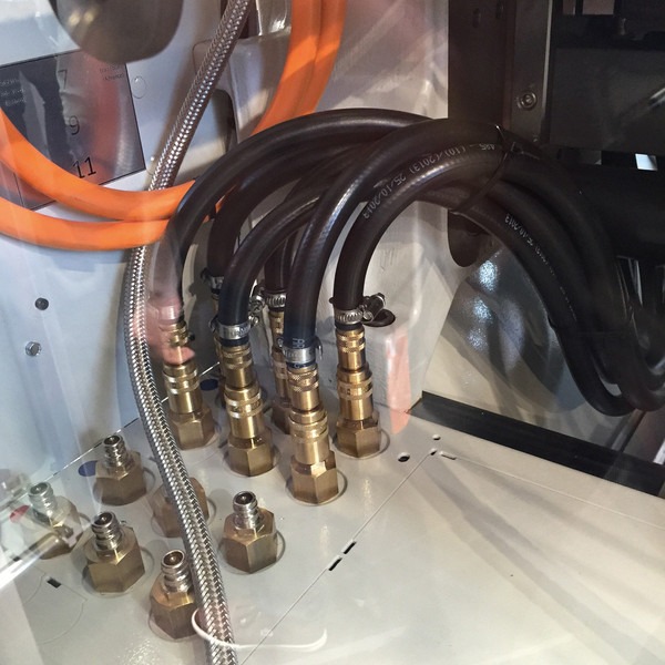 Temperature Quick Connect Couplings with lnternational Plug Profiles