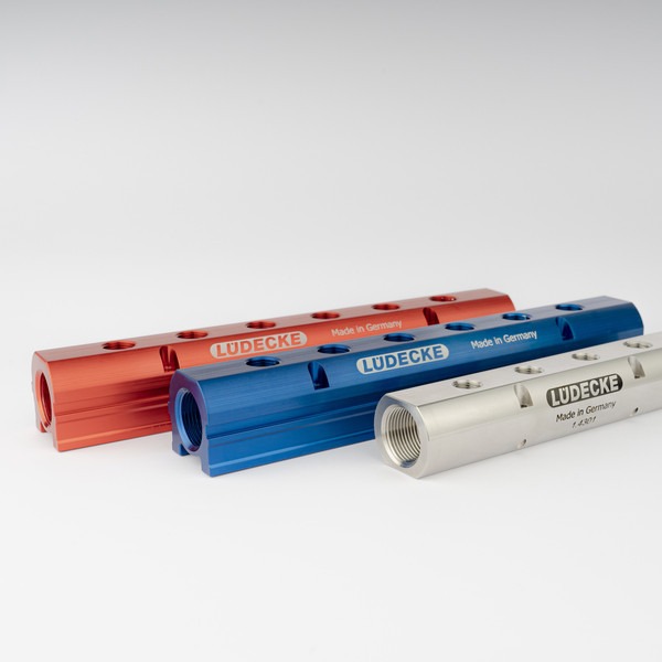 Manifolds and Colour Coding